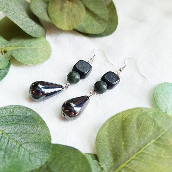 Fairy Goth Gemstone Earrings, Bohemian Grunge Teardrop Earrings, Whimsigoth - Picture 4 of 6
